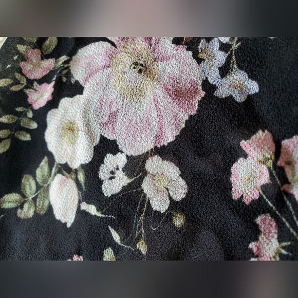 Ever New Melbourne Floral Crop Top - Picture 3 of 5